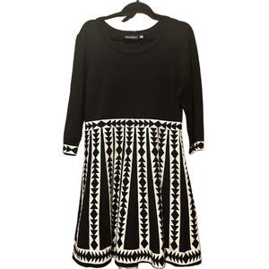 Nina Leonard Sz Large bk/wt dress - NWT